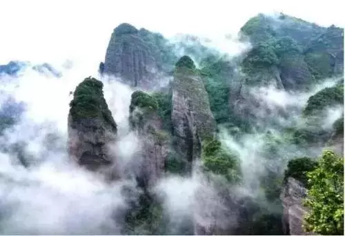 赣南脐橙之乡，入园任摘任吃，攀龙南武当山，绝美丹霞地貌，玩转全景玻璃桥