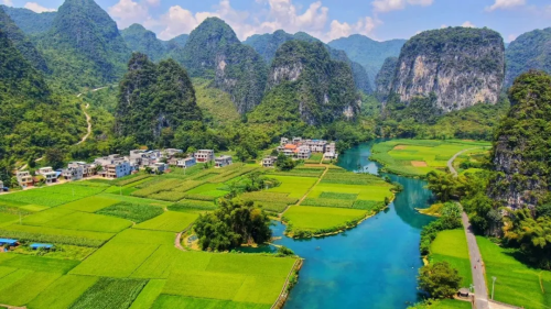 【柳州河池4天】河池三门海，瑶望天下，洞天酒海，九顿溢流天窗，一条会开花的河，梧州骑楼城，柳州夜景美食！