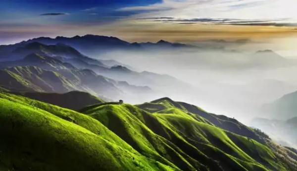 【武功山经典反穿丨汽车团】 追寻云海日落星河, 行走云端草甸,探险绝壁玻璃栈道