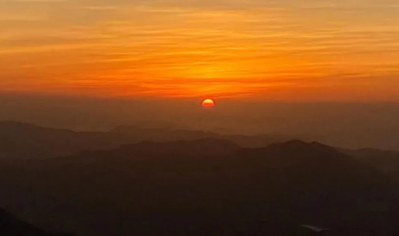 【金秋大南山一日来回】悠然见南山，徒步穿越广东迷人高山草甸，行走于云端天际间，勇敢者的打卡胜地。（3星