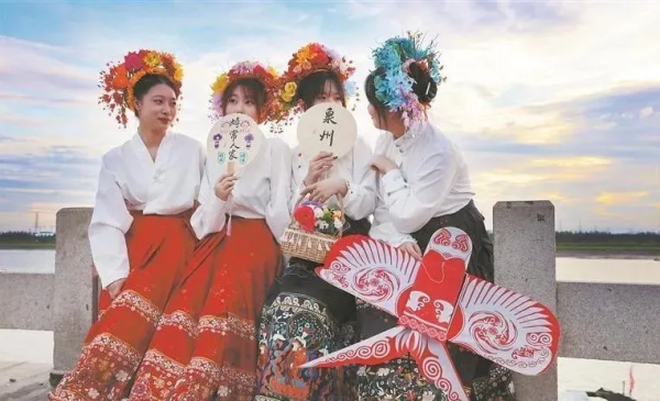 【泉州樱花3天】永福樱花园、蟳浦簪花、泉州西街、梧林村小娘惹、大鱼海棠初溪土楼-