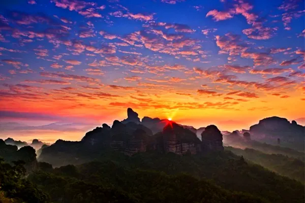 【女性免门票】【桃李迎丹霞山】【7/11/14日】游丹霞山,赏九峰十万亩争相怒放的桃李