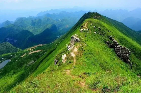 【莫六公山】穿越英德莫六公山,行走山脊线赏峰林