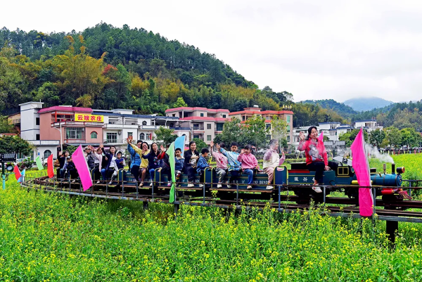 报名启动！3月8与女神相约红山村油菜花节徒步大会