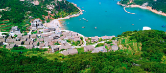 【探寻“蓝眼泪”高铁往返三日】每周五出发：东方圣托里尼，神秘“蓝眼泪”，蓝天白云碧海，石厝风车落日，你对海的想象，福建平潭岛都给你-