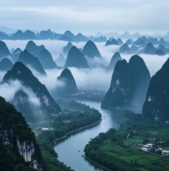 避开人潮！漓江精华段18KM徒步新玩法：推窗见九马画山，追相公山日出，赏千里江山图日落