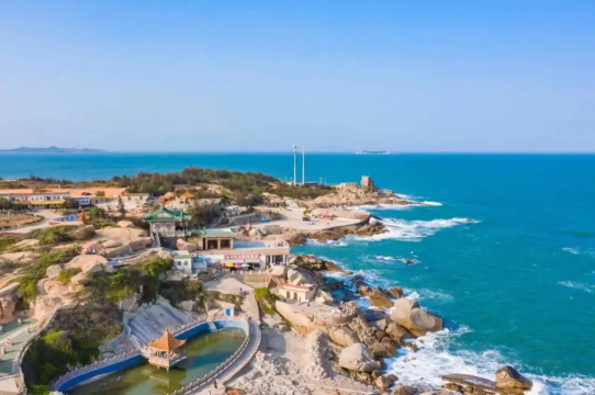 【浪漫惠汕】入住海景房、游玩绝秘沙滩体验浮潜、赶海、冲浪，摄影南海寺&网红碉堡，打卡汕尾天空之城