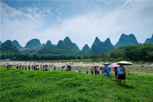 【桂林漓江18公里徒步】2天2夜,轻装徒步漓江,登老寨山,阳朔遇龙河骑行,逛西街