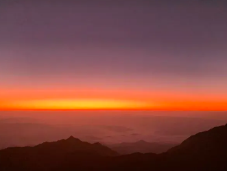 每周六晚出发【蹲个日出·夜登三官山1天1夜】粤西“武功山” 观星空,赏日出,摄影高山草甸-